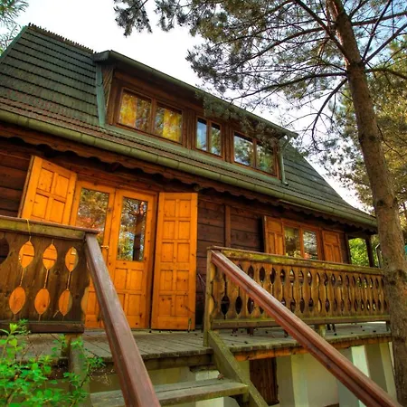 Dom Z Bali Pawel Nad Jeziorem Tajty * 吉日茨科