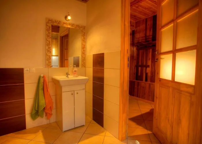 Dom Z Bali Pawel Nad Jeziorem Tajty Holiday home Gizycko