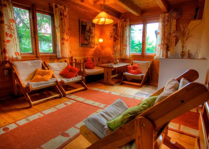 Dom Z Bali Pawel Nad Jeziorem Tajty