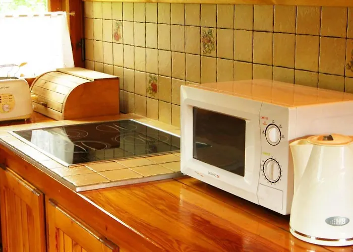 Dom Z Bali Pawel Nad Jeziorem Tajty